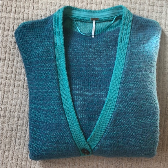 NWOT long 5 button cardigan - Picture 8 of 16